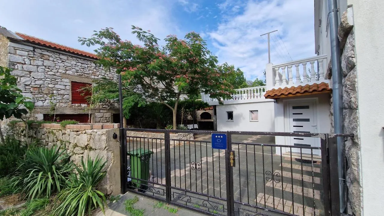 Lukari Vacation Home Drivenik